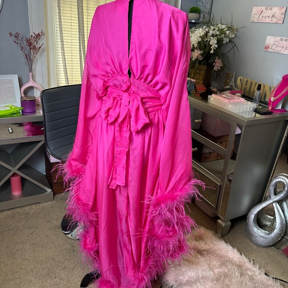 Pink Feather Trim Maxi Dress - NWT - Picture 4 of 9